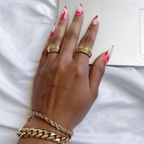 Chunky 18K Gold Statement Ring - Picture 10 of 14